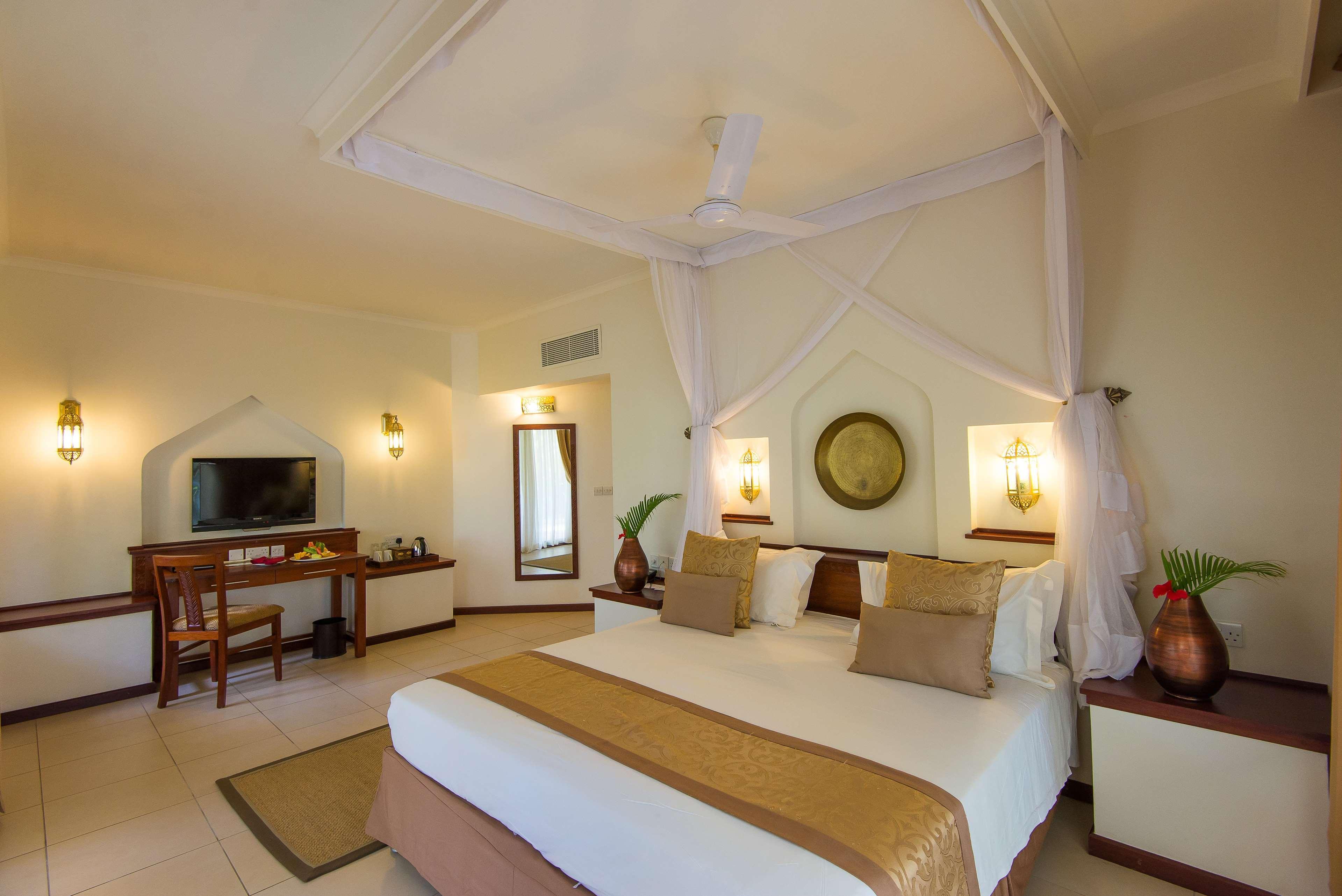 Sea Cliff Resort & Spa Zanzibar Esterno foto